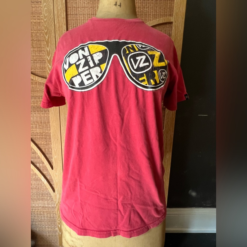 Von Zipper vintage Bold Red Sunglasses Graphic Tee